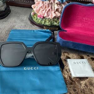 Gucci Black Oversized Square Sunglasses with Pink Interior Case